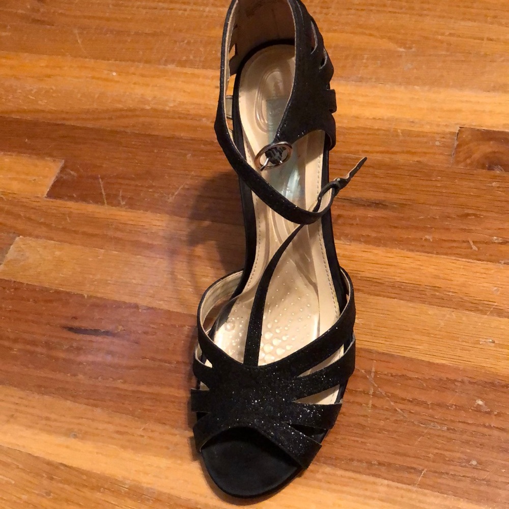 Black dress shoes
